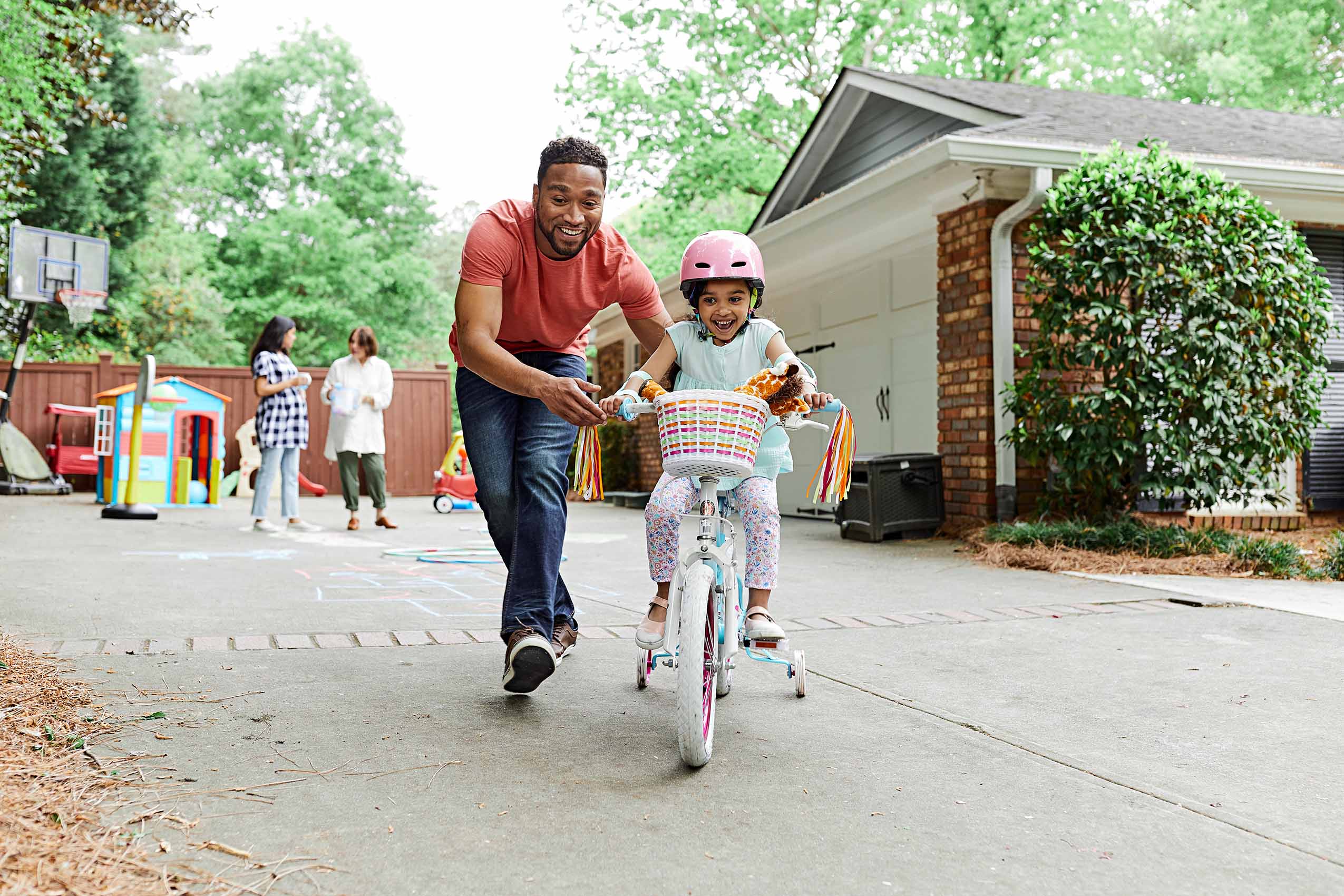 Father_and_child_with_bicycle_lifestyle_Atlanta_photography